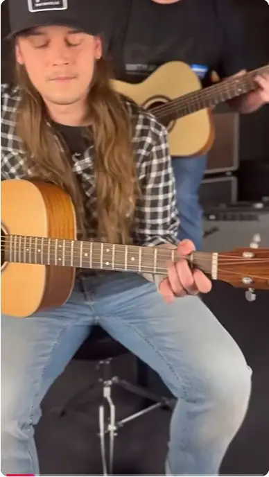 s03